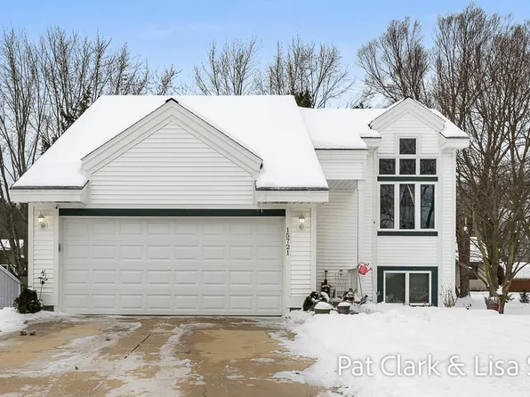 15721 River Run Dr, Spring Lake, MI 49456
