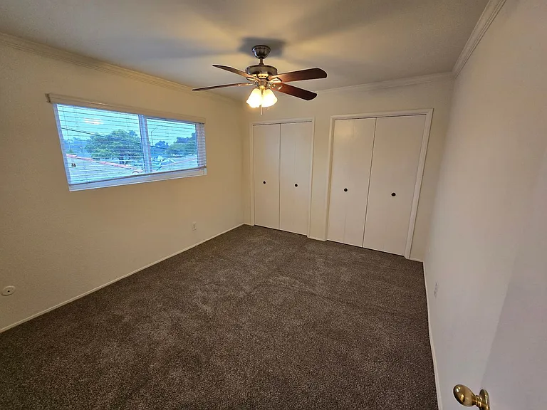 Van Dyke Ave. 4380 — Photo 10