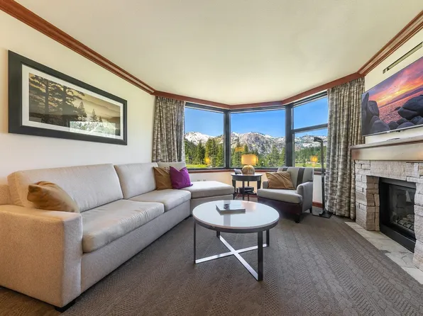 400 Resort Rd #208, Olympic Valley, CA 96146