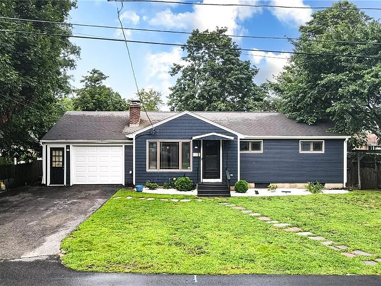 123 Lockhaven Rd — Photo 1