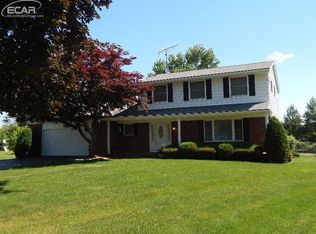 4212 Woodland Ct, Flushing, MI 48433