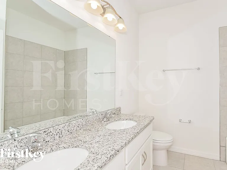 327 Corbel Ln — Photo 14