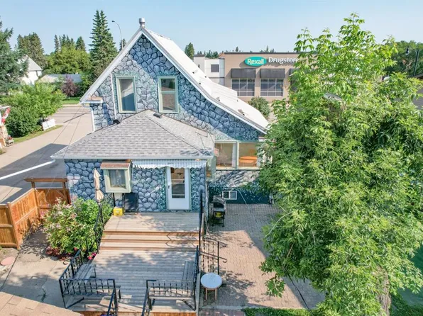 5307 N 50th Ave, Lacombe, AB T4L 1S6