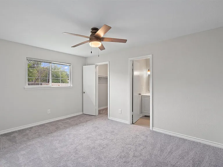 2532 Chaparral Trl — Photo 11