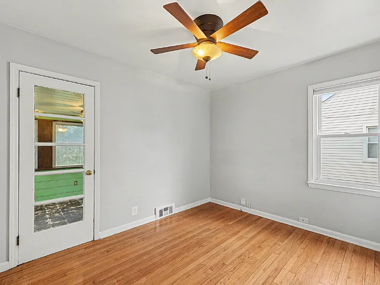 21727 California St — Photo 13