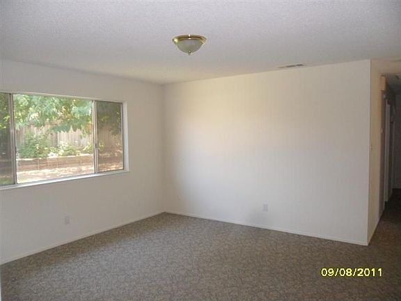 3rd image of 4642 N Woodson Ave