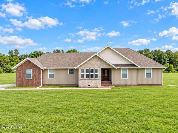 8861 Farm Road 2212, Cassville, MO 65625