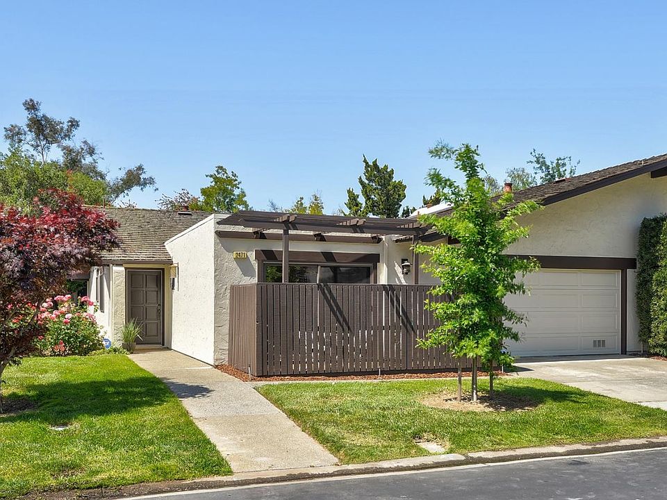 1st image of 2471 Sharon Oaks Dr