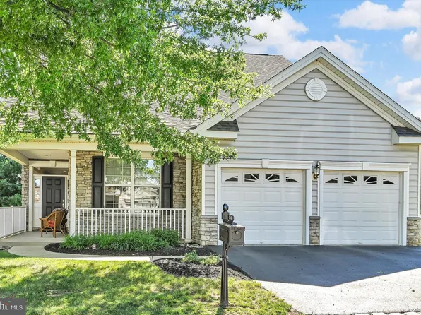 1546 Emerson Dr, Mount Joy, PA 17552