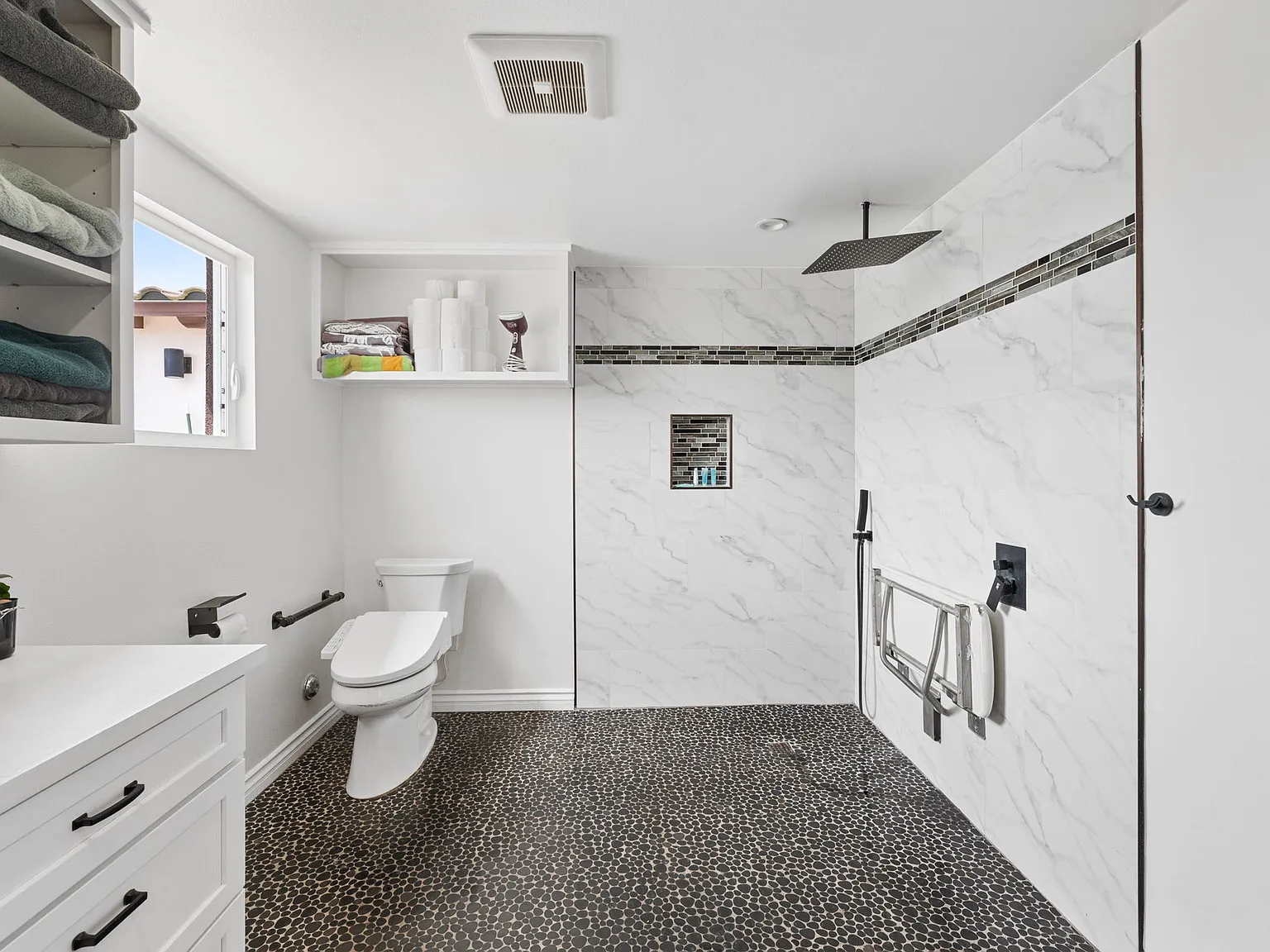 1 bed, 1000 sqft, $6,500 — Photo 3