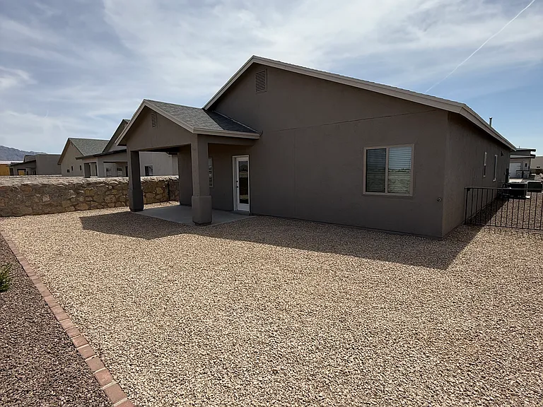 953 Keenland Ave — Photo 16