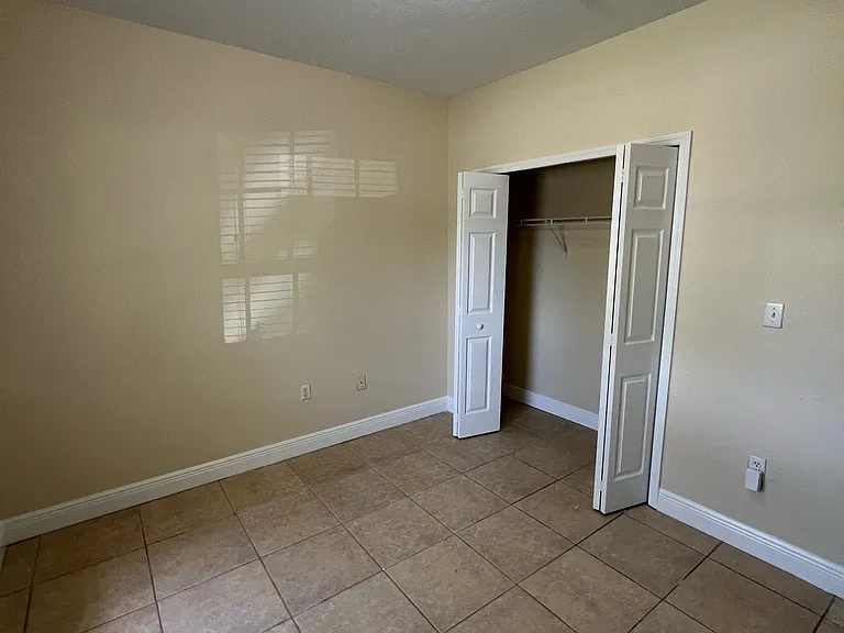 12233 SW 215th Ter — Photo 8