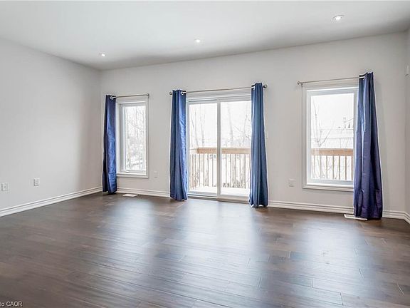 5th image of 3981 Crown St