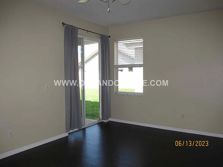 925 Torrey Pine Dr — Photo 7