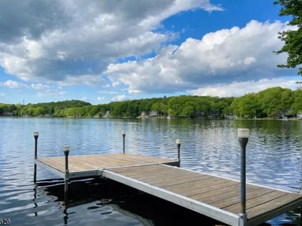 1 Beaver Ter, Wharton, NJ 07885