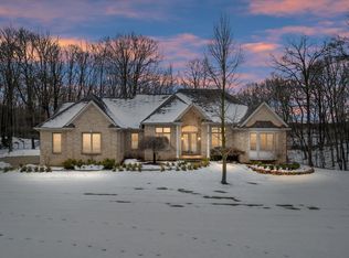 2377 Cumberland Dr, White Lake, MI 48383