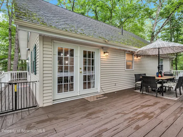 6229 Willowicke Ter, East Stroudsburg, PA 18301