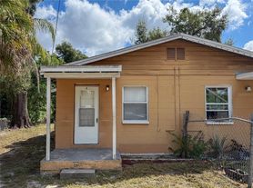 9801 N 11th St, Tampa, FL