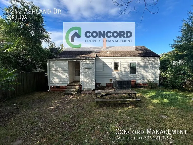 4242 Ashland Dr — Photo 3