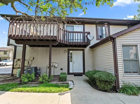 1715 Cedarbrook Ct, Sycamore, IL 60178