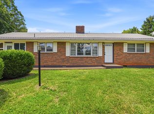 1940 Wards Rd, Altavista, VA 24517