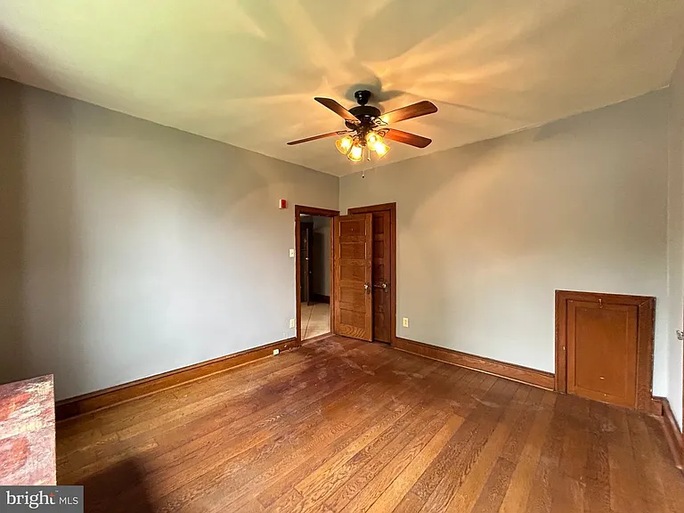6370 Oxford Ave #B — Photo 8