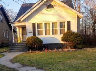 11 E 151st St, Harvey, IL 60426