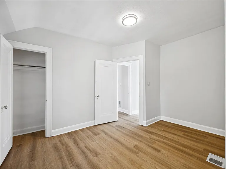 905 Brinton Dr — Photo 10