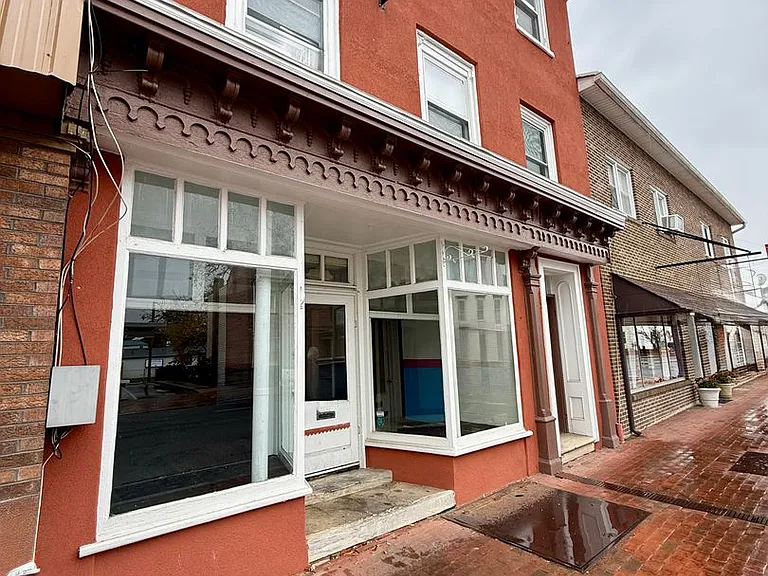 10 S Main St — Photo 3