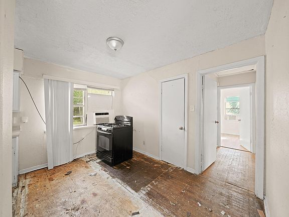 3rd image of 4303 Mowery Rd