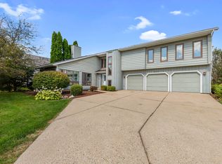 34191 N Horseshoe Ln, Gurnee, IL 60031