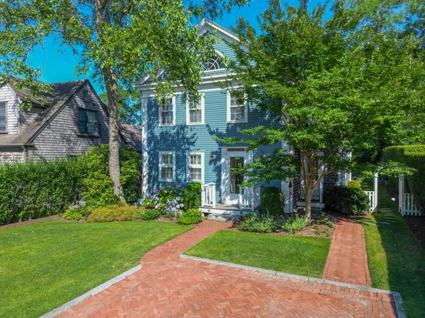 3 Goldfinch Dr, Nantucket, MA 02554