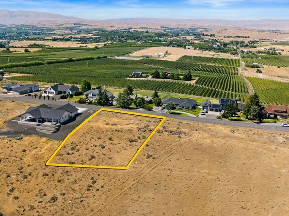 729 Lookout Point Rd, Selah, WA 98942