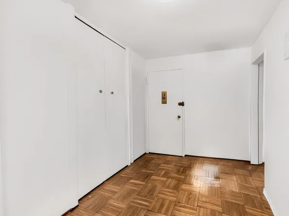 333 East 66th Street 12C image 3 of 9