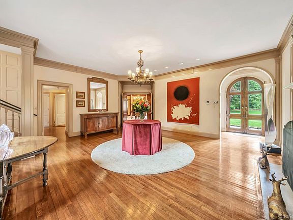 4th image of 95 Piping Rock Road
