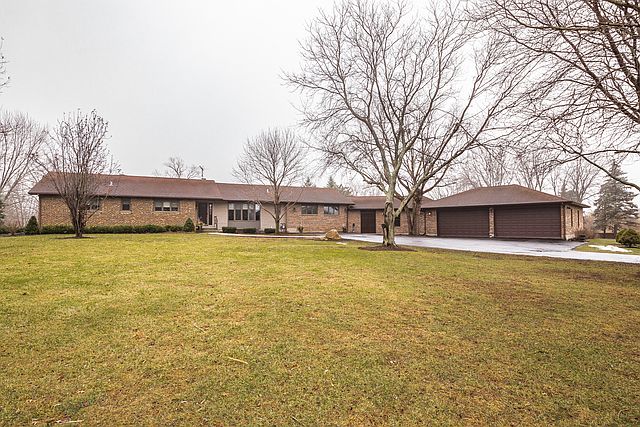 1st image of 24721 W Russell Ln