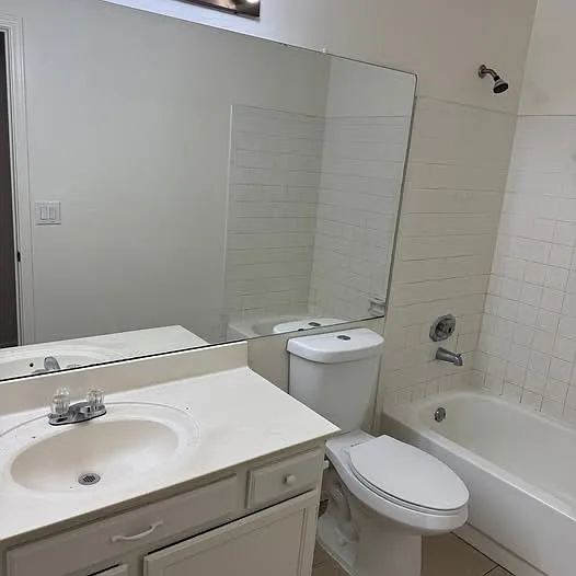 8016 W Vermont Ave — Photo 8