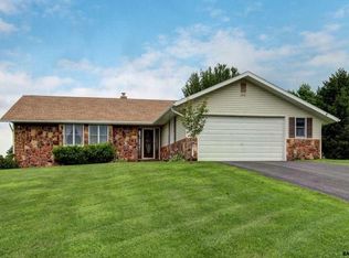 2725 Maple Dr, Red Lion, PA 17356