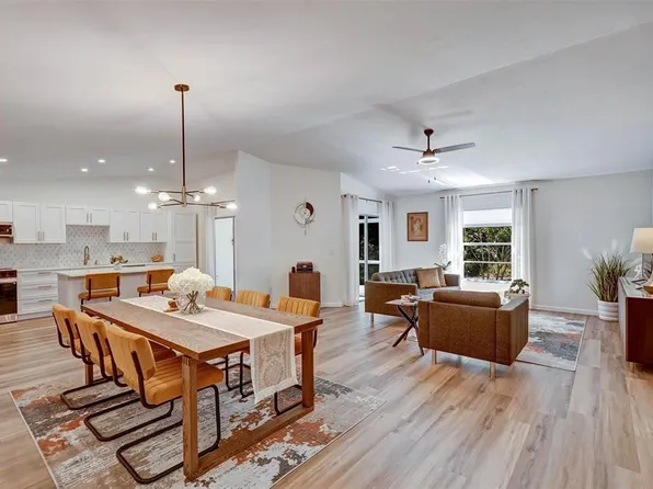 3925 Oakhurst Blvd, Sarasota, FL 34233