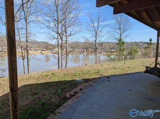 519 Crawfish Ln, Ragland, AL 35131