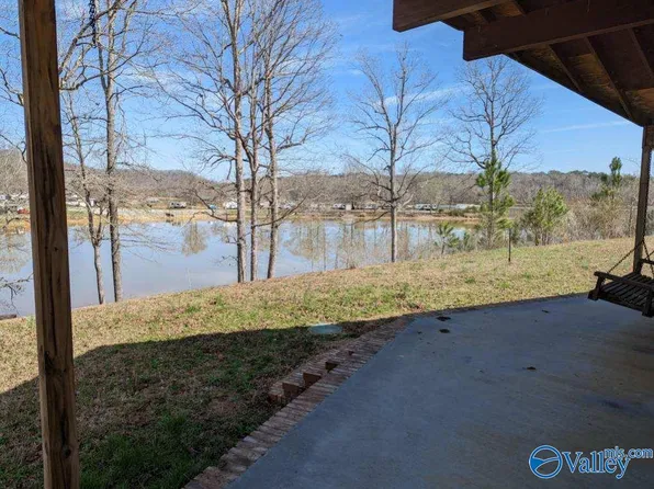 519 Crawfish Ln, Ragland, AL 35131