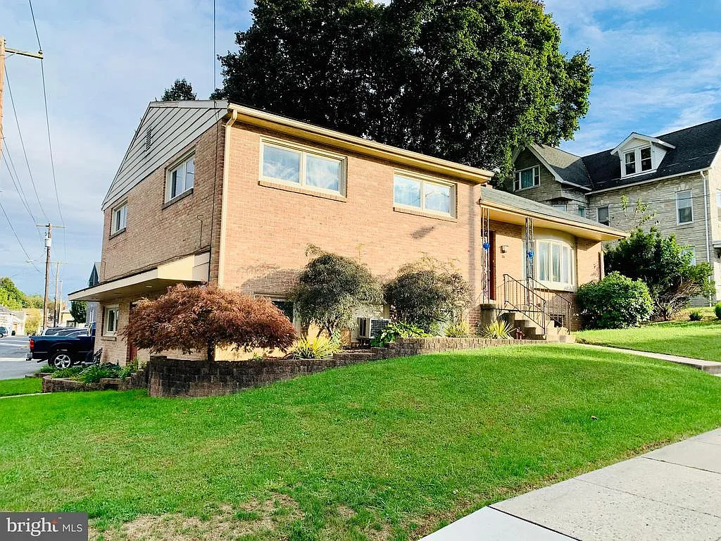 35 New Holland Ave photo 1