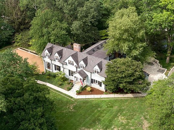 3rd image of 4 Clermont Ln