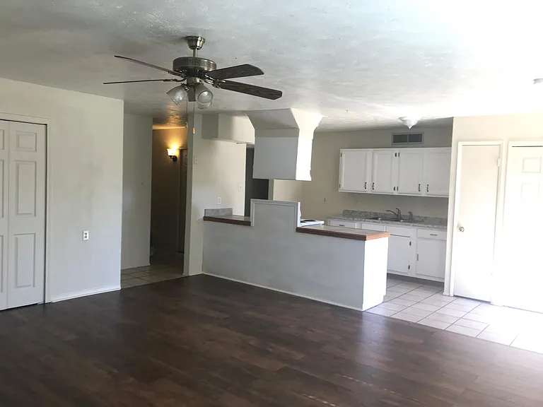 9412 Timberbluff Rd — Photo 3