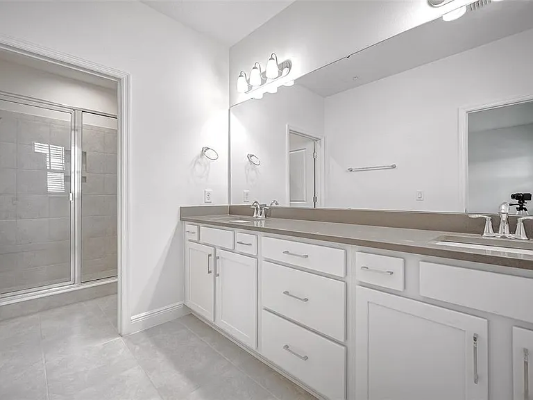 7035 Nemours Pkwy — Photo 20