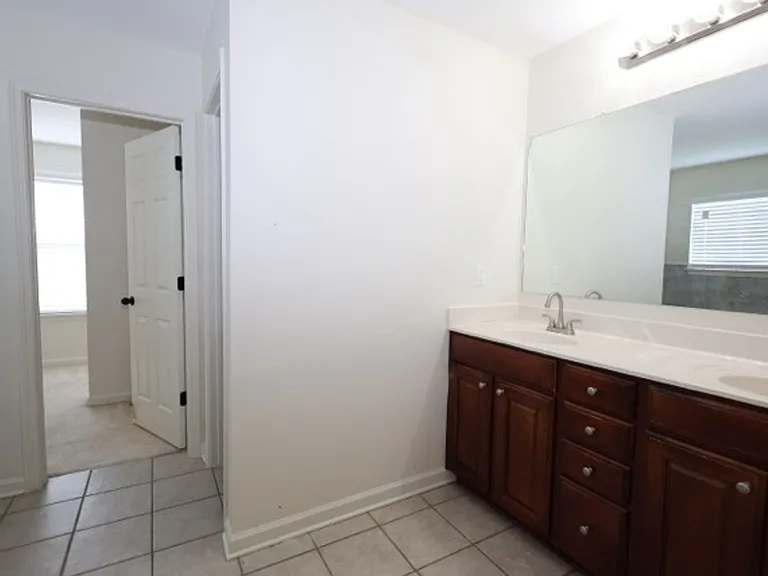 1199 Wetlands Ct — Photo 36