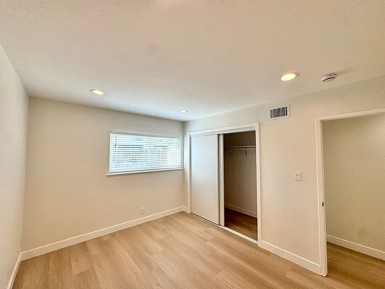 19282 Salmon Ln — Photo 12