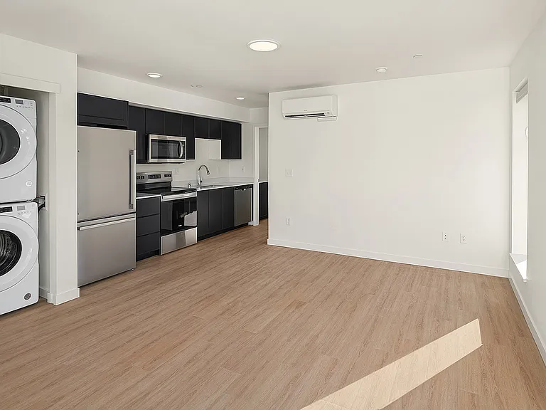 Corner Unit 1 bedroom - Living Room alt image - 306