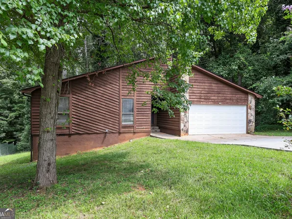 3216 Deshong Dr, Stone Mountain, GA 30087