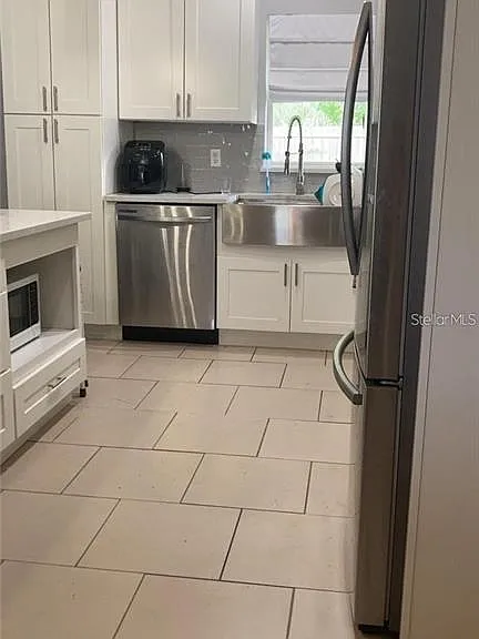 10470 Coconut Grove Ln — Photo 3